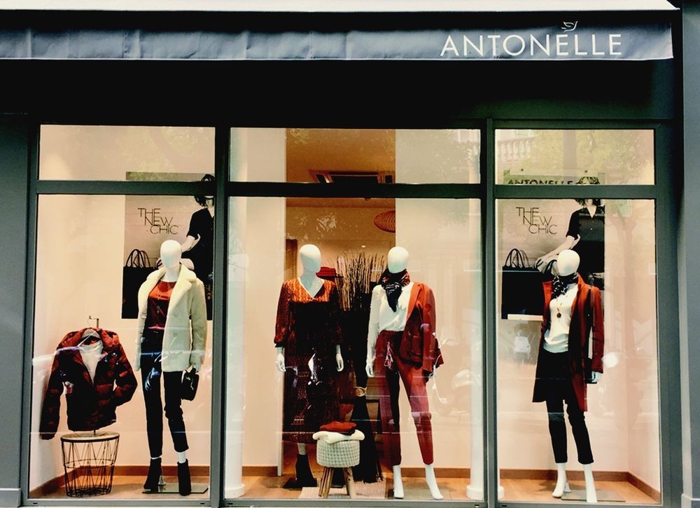 Boutique de prêt-à-porter féminin Antonelle